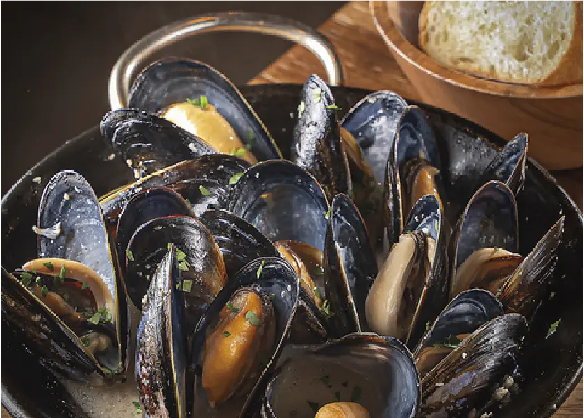 活ムール貝の白ワイン蒸し〜バケット付〜