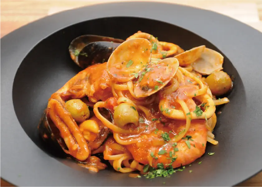 生パスタリングイーネのペスカトーレ