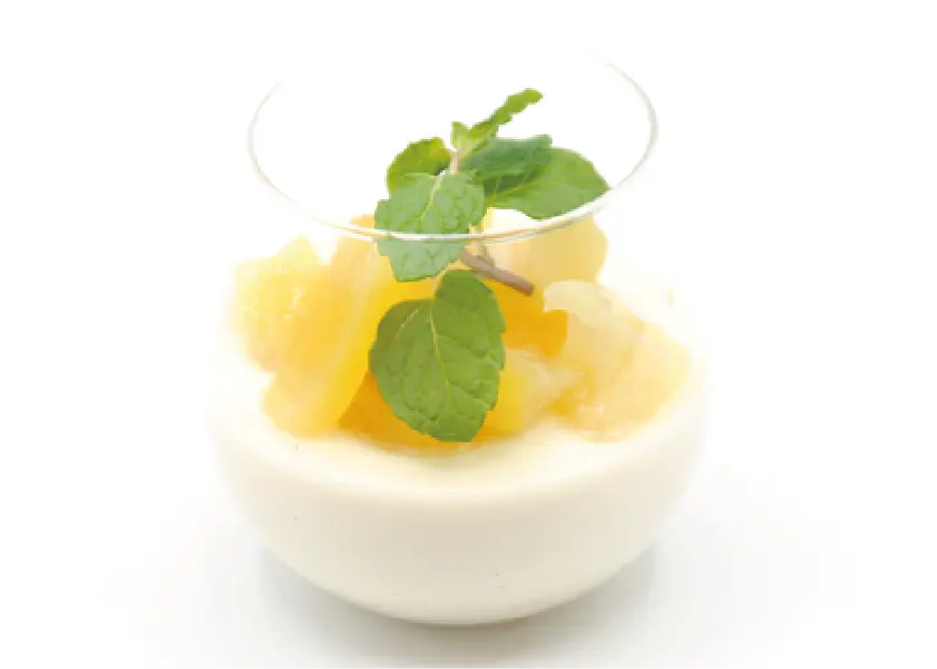 パンナコッタ ～季節の果物のコンポートを添えて～