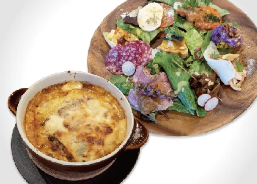 自家製ラザーニャと前菜盛り合わせプレート